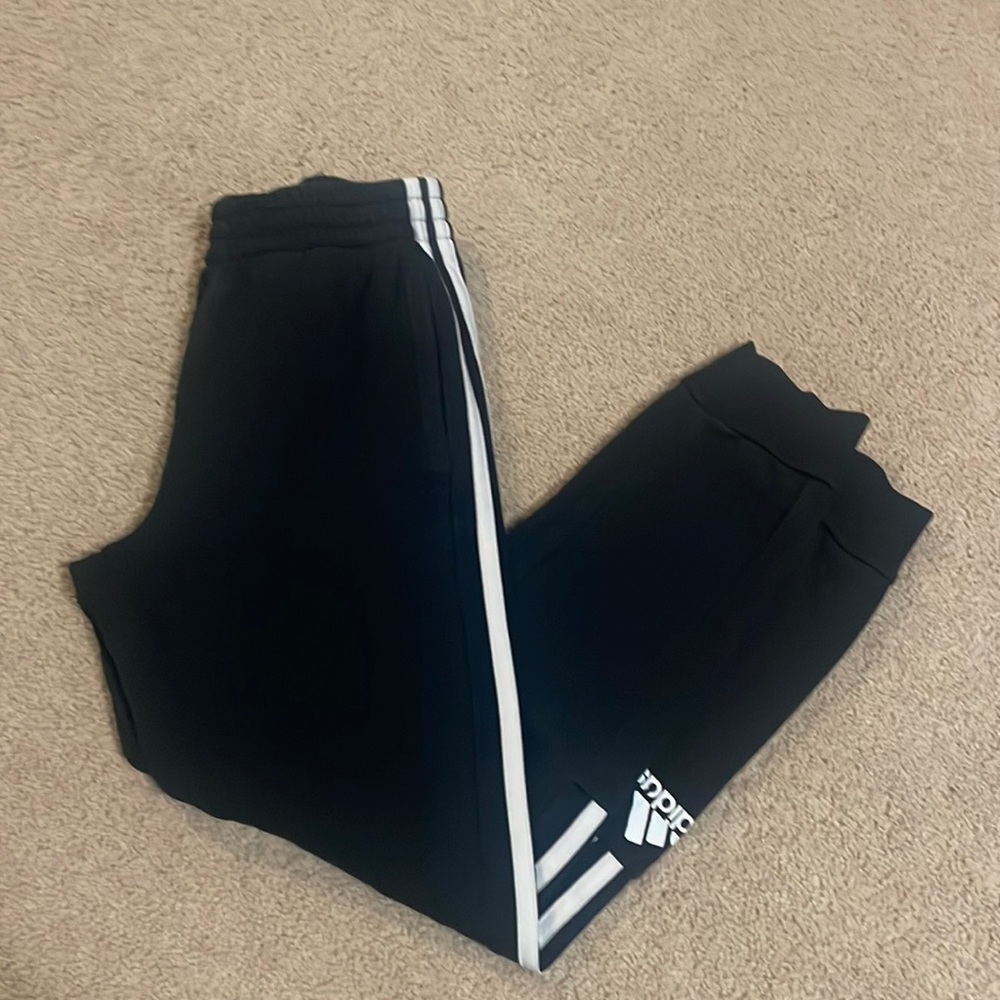 Adidas Boy sweatpants size M (10/12)